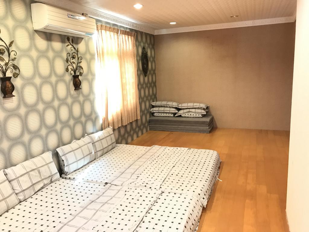 Hefeng Ting Homestay Хенгчун Экстерьер фото